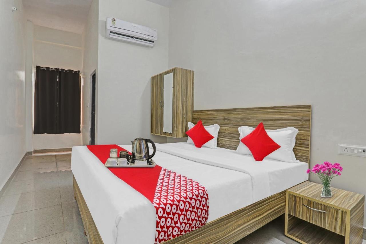 Flagship Jn Rooms And Banquet Gonda Экстерьер фото
