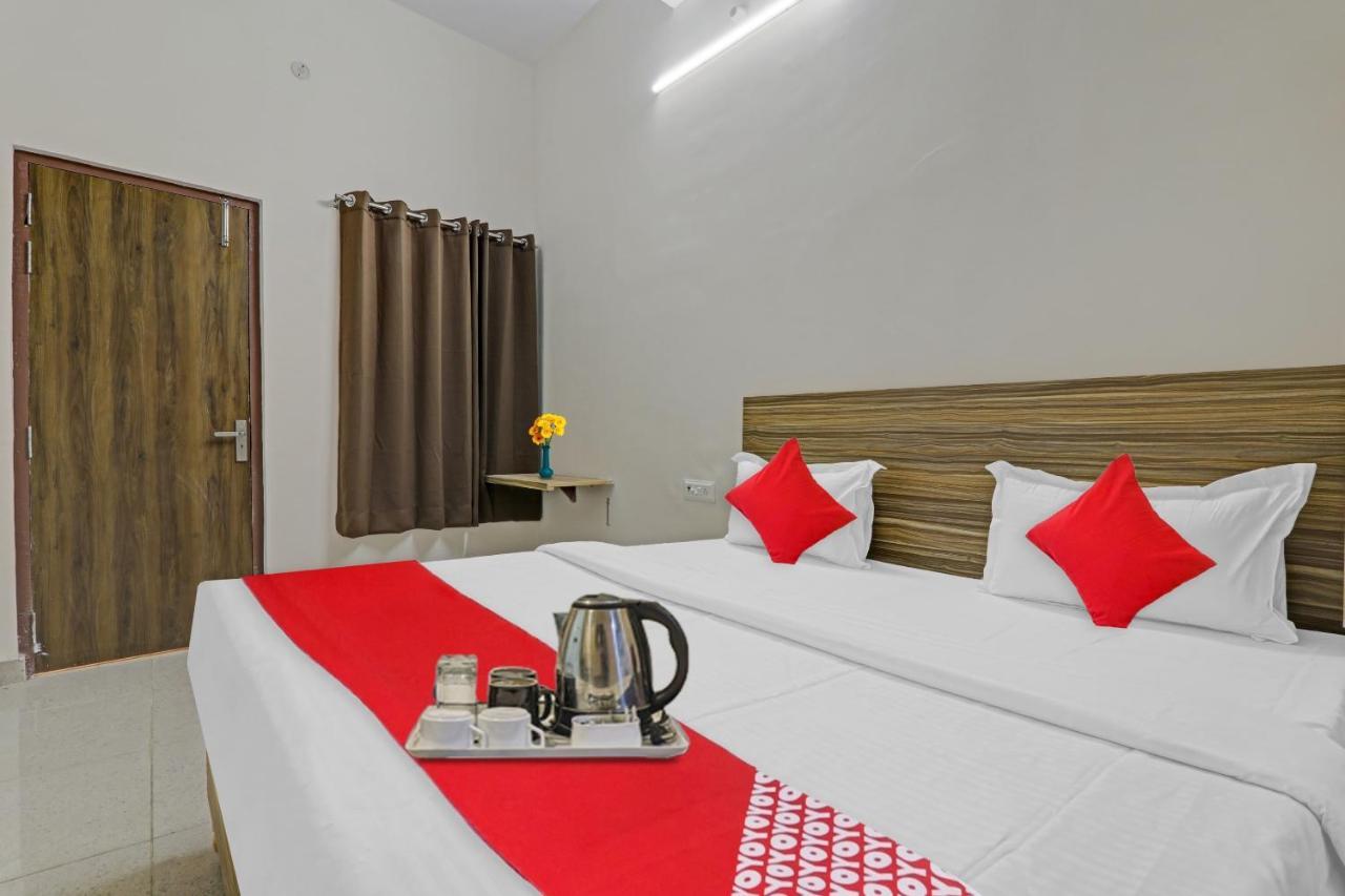 Flagship Jn Rooms And Banquet Gonda Экстерьер фото