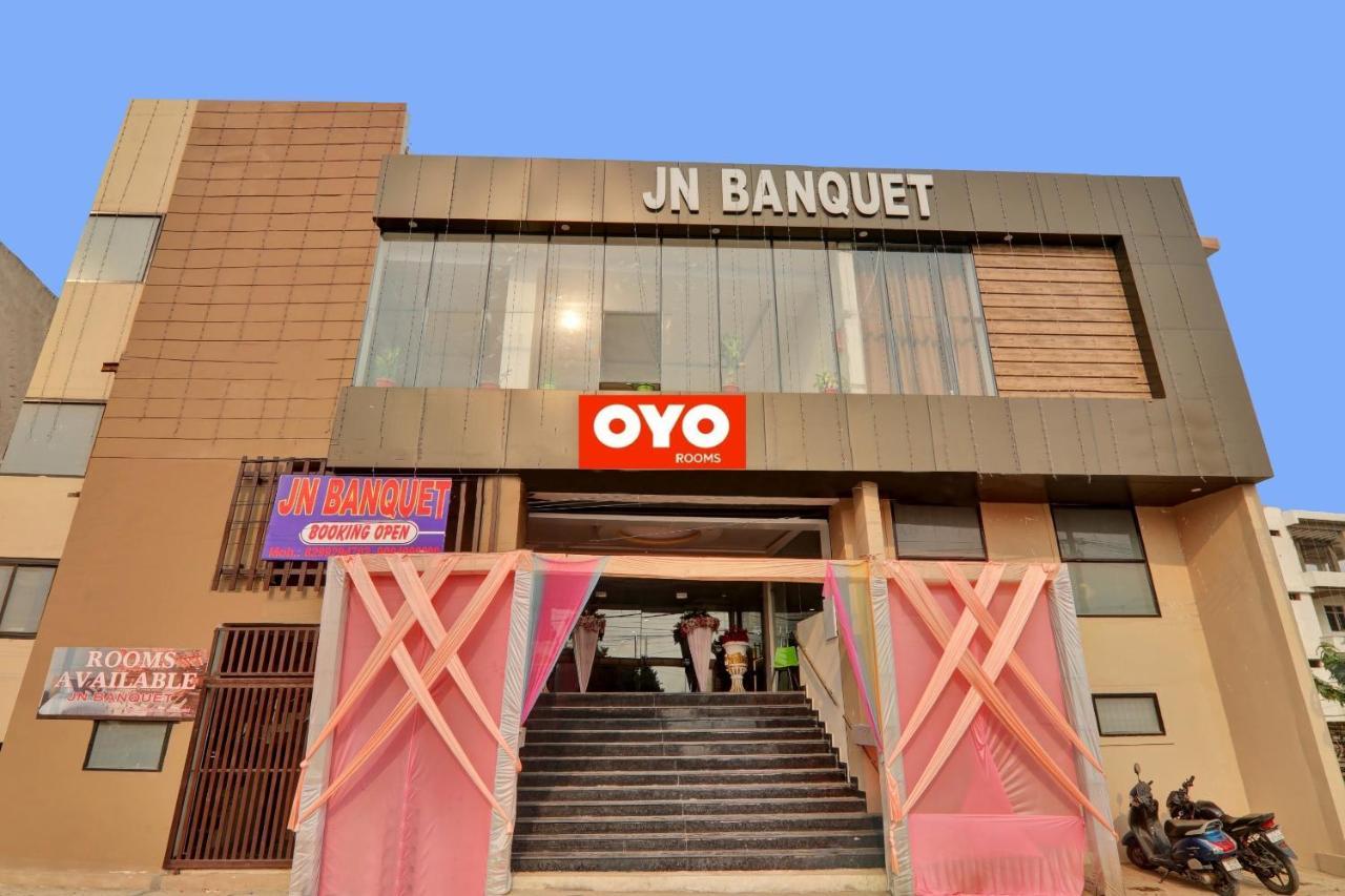Flagship Jn Rooms And Banquet Gonda Экстерьер фото